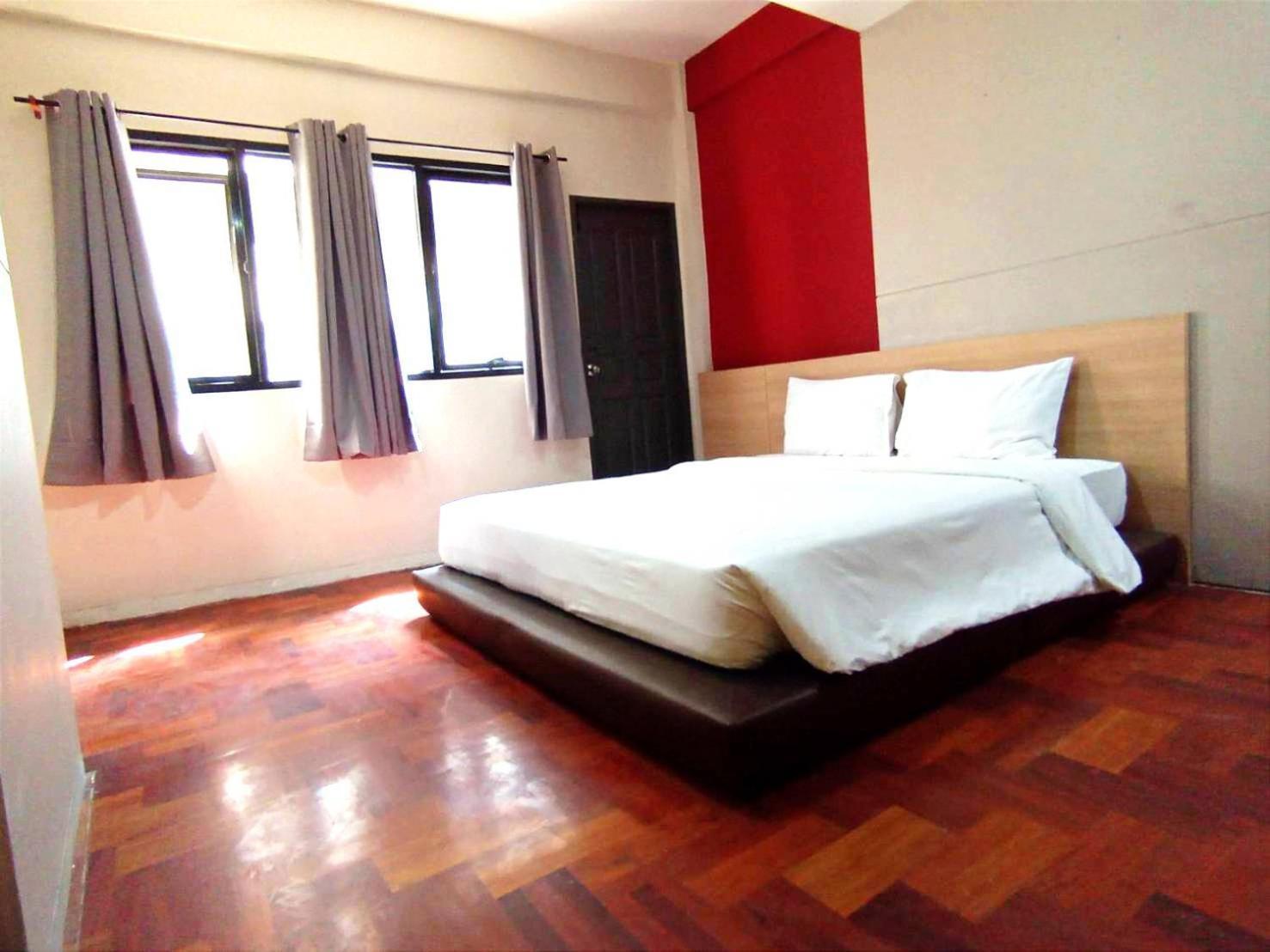 Go Inn Silom Bts Surasak X โกอินน์ สีลม บีทีเอส สถานีสุรศักดิ์ Бангкок Екстер'єр фото