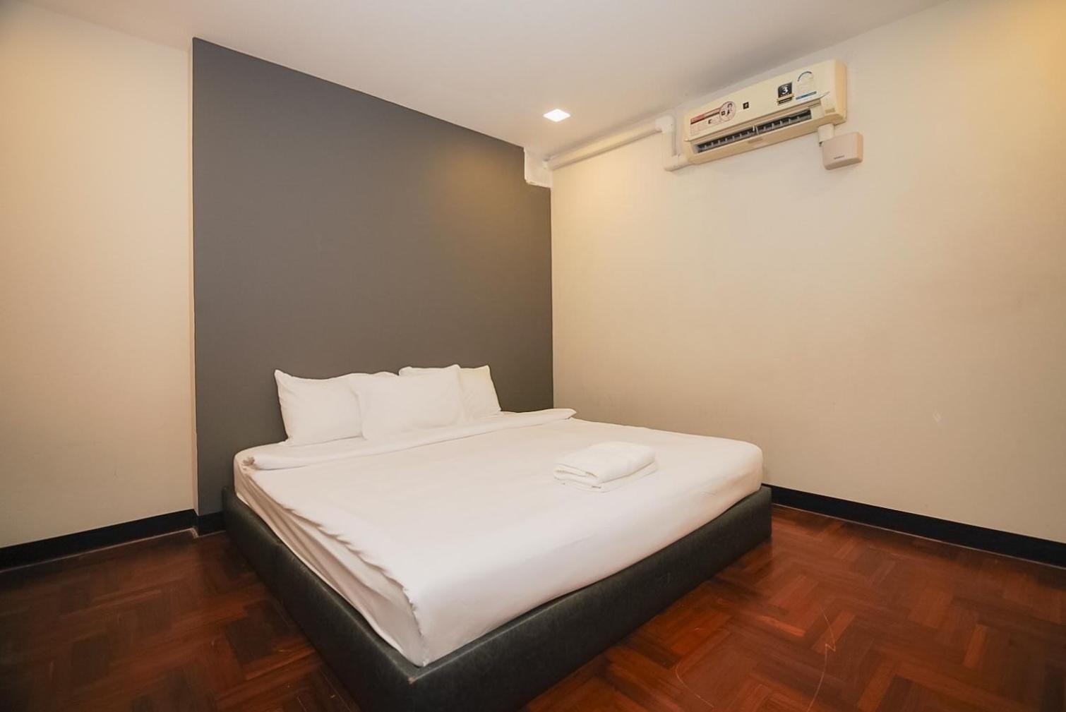 Go Inn Silom Bts Surasak X โกอินน์ สีลม บีทีเอส สถานีสุรศักดิ์ Бангкок Екстер'єр фото